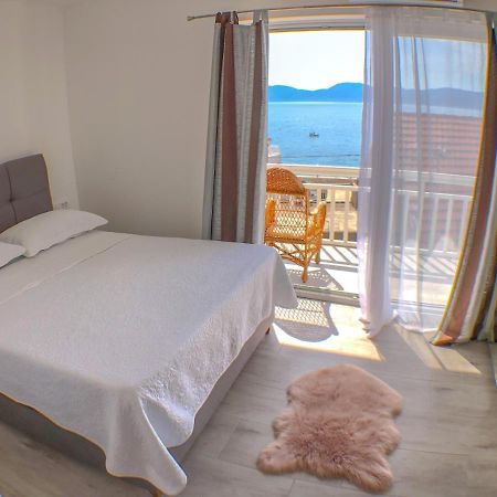 Apartments By The Sea Gradac, Makarska - 13181 Градац Екстер'єр фото